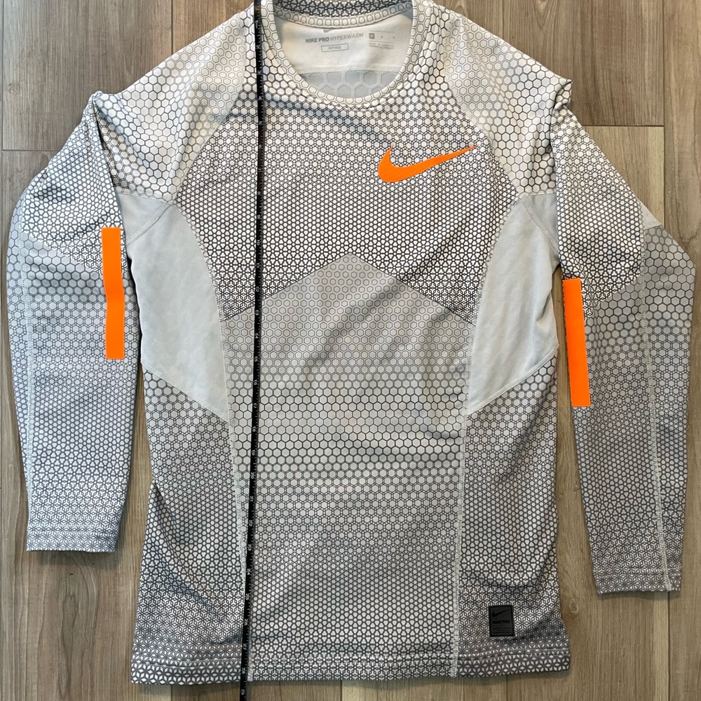 Nikepro hyperwarm pullover
